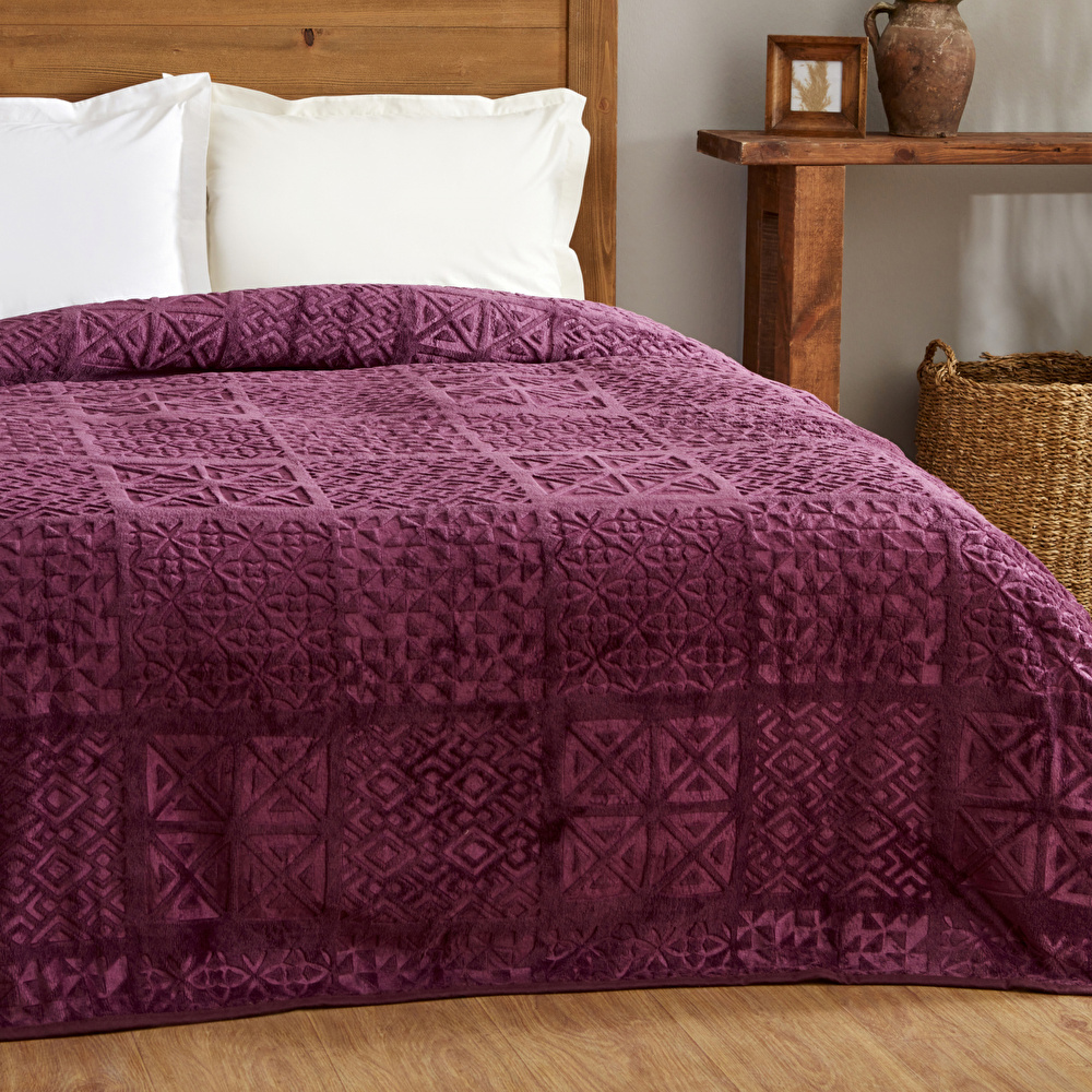 Karaca Home Blair Çift Kişilik Embos Battaniye Mürdüm 200x220 cm görseli 3
