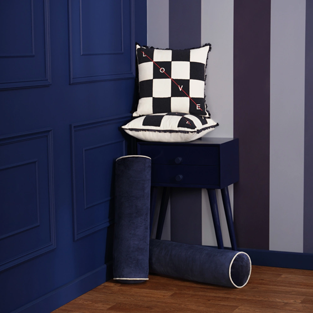 Karaca Home x 2Wins İnitial Sosis Kırlent 20x70 cm görseli 1