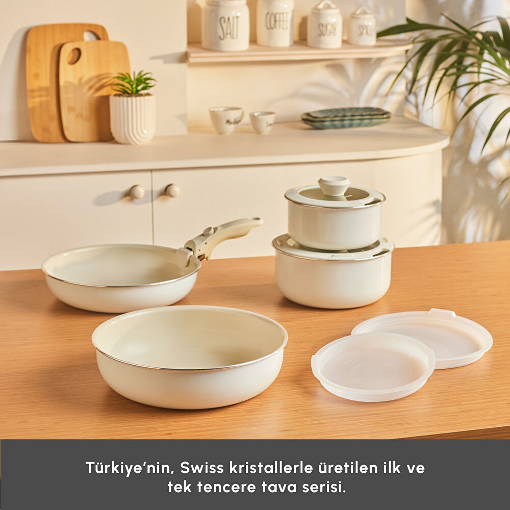 Karaca x Refika Swiss Crystal Almond Cream Easy Clip 9 Parça Tencere Wok ve Tava Seti thumbnail 4