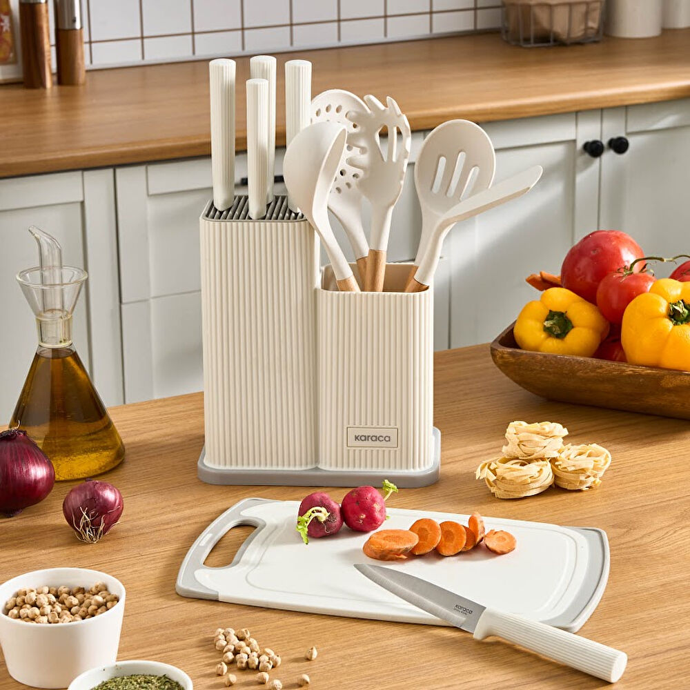 Karaca Massimo Kesme Tahtası ve Servis Setli 12 Parça Bıçak Seti Krem