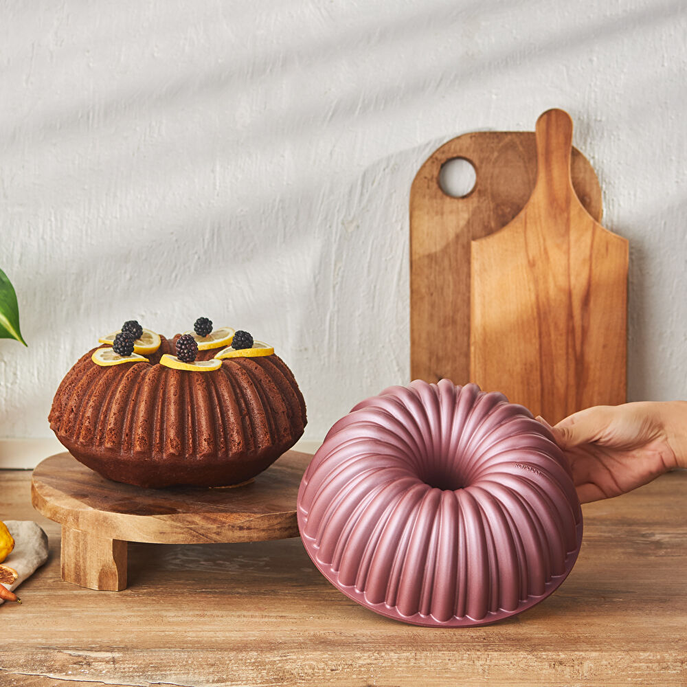 Karaca Cake Pro Dilimli Pembe Döküm Kek Kalıbı thumbnail 4