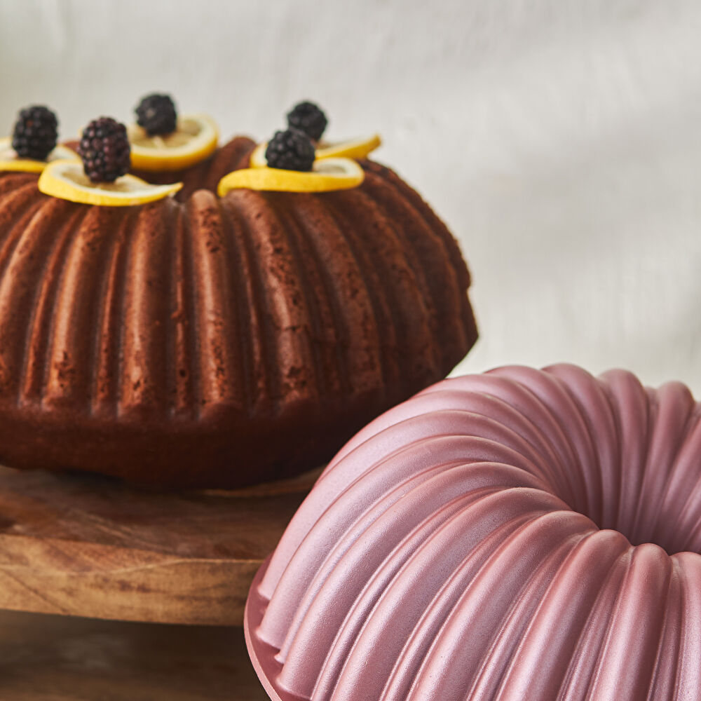 Karaca Cake Pro Dilimli Pembe Döküm Kek Kalıbı thumbnail 2