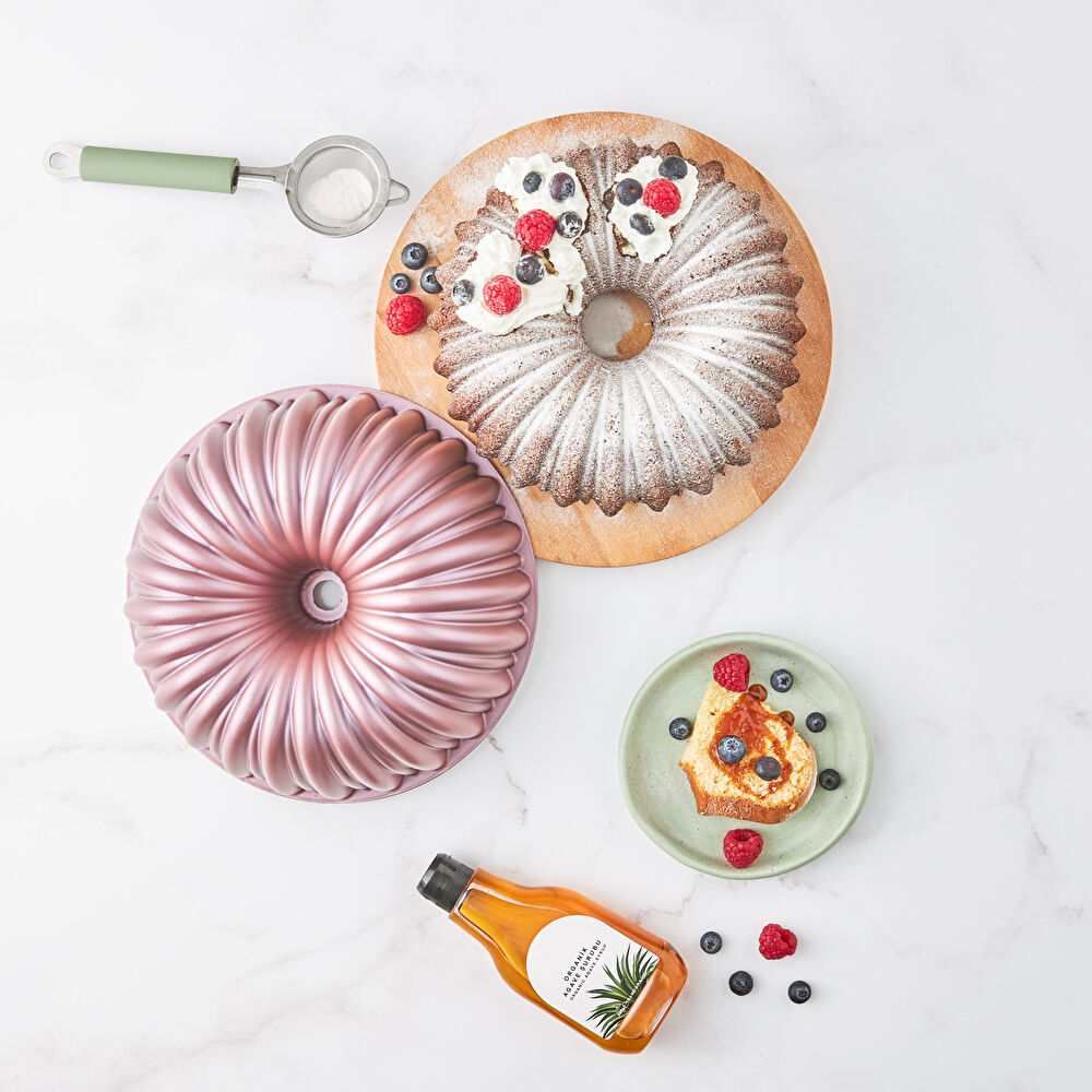 Karaca Cake Pro Dilimli Pembe Döküm Kek Kalıbı thumbnail 5