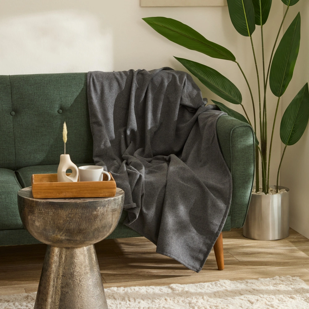 Karaca Home Flanel Throw Tv Battaniyesi Koyu Gri görseli 1