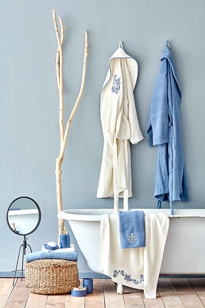 Karaca Home Daily Blue Bird Mavi Beyaz Aile Banyo Seti görseli 1