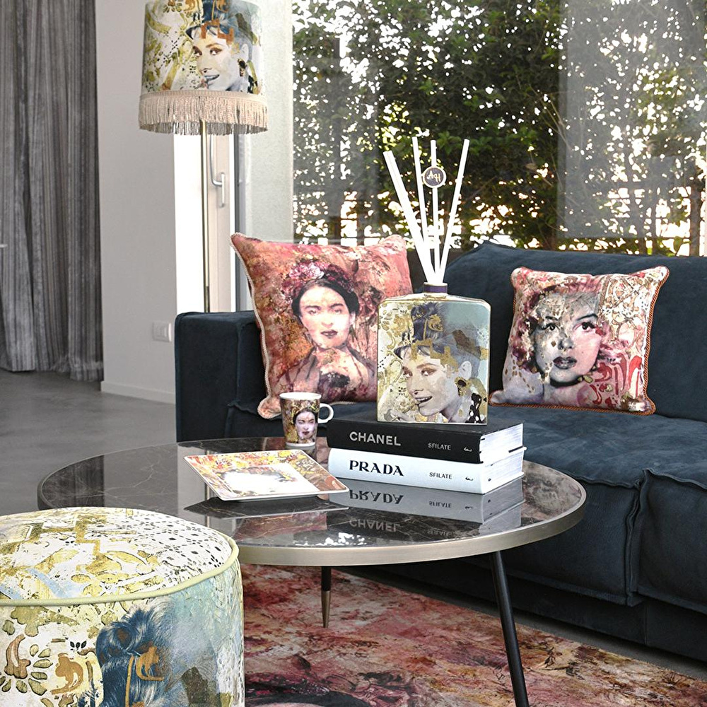 Baci Milano Memories Marilyn Kadife Yastık 45 cm x 45 cm  görseli 2