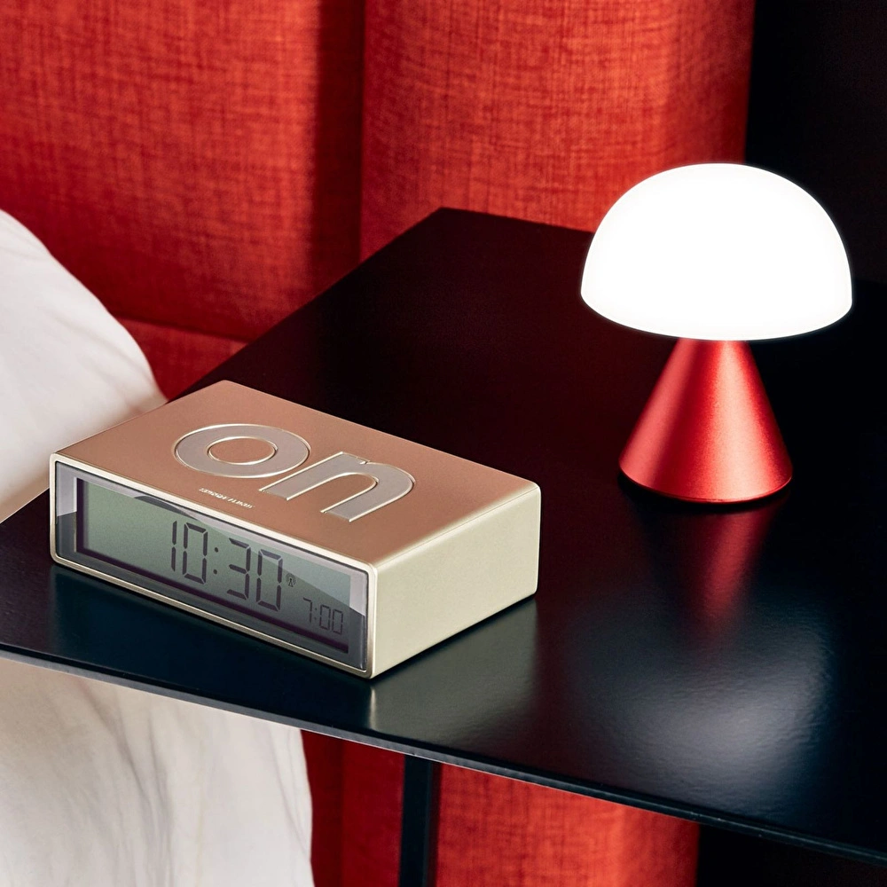 Lexon Flip Plus Alarm Saat 10,5x6,5x2,9 cm Altın görseli 3