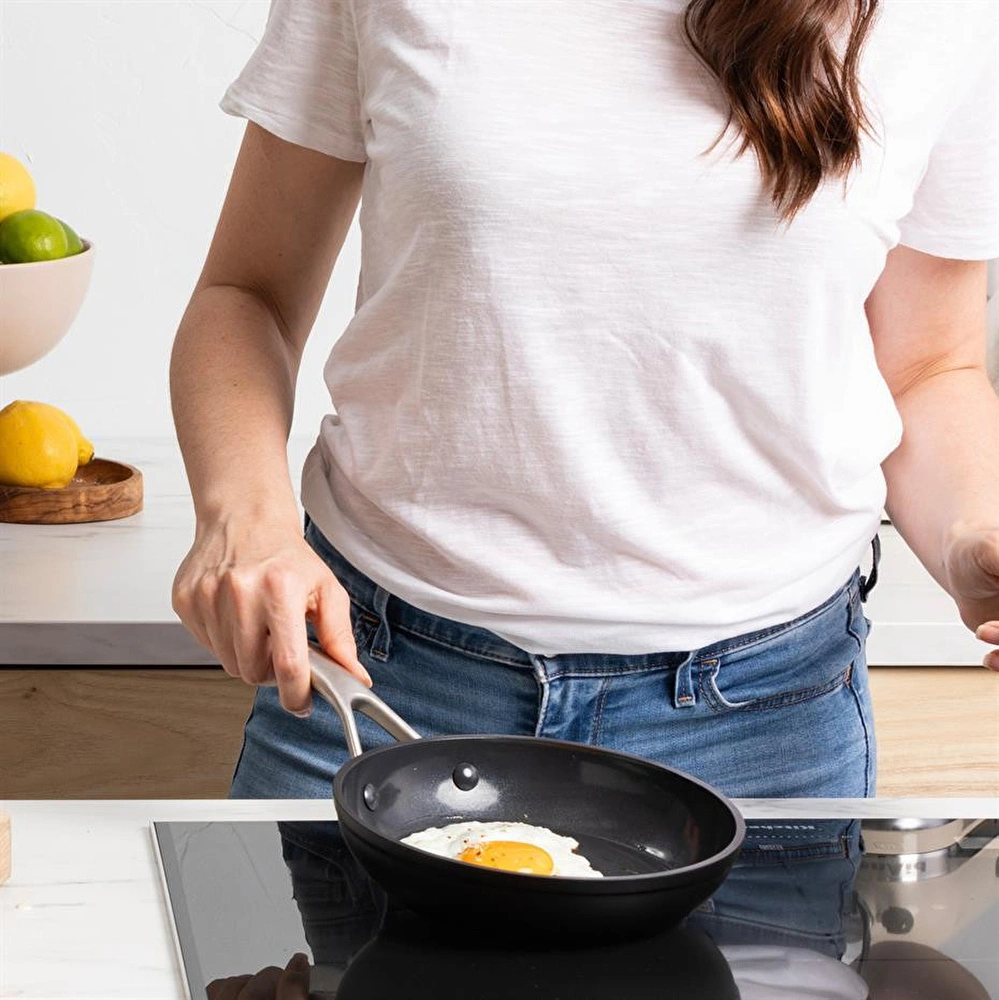 Kitchenaid Güçlendirilmiş Dövme Alüminyum Kızartma Tavası 20 Cm görseli 5