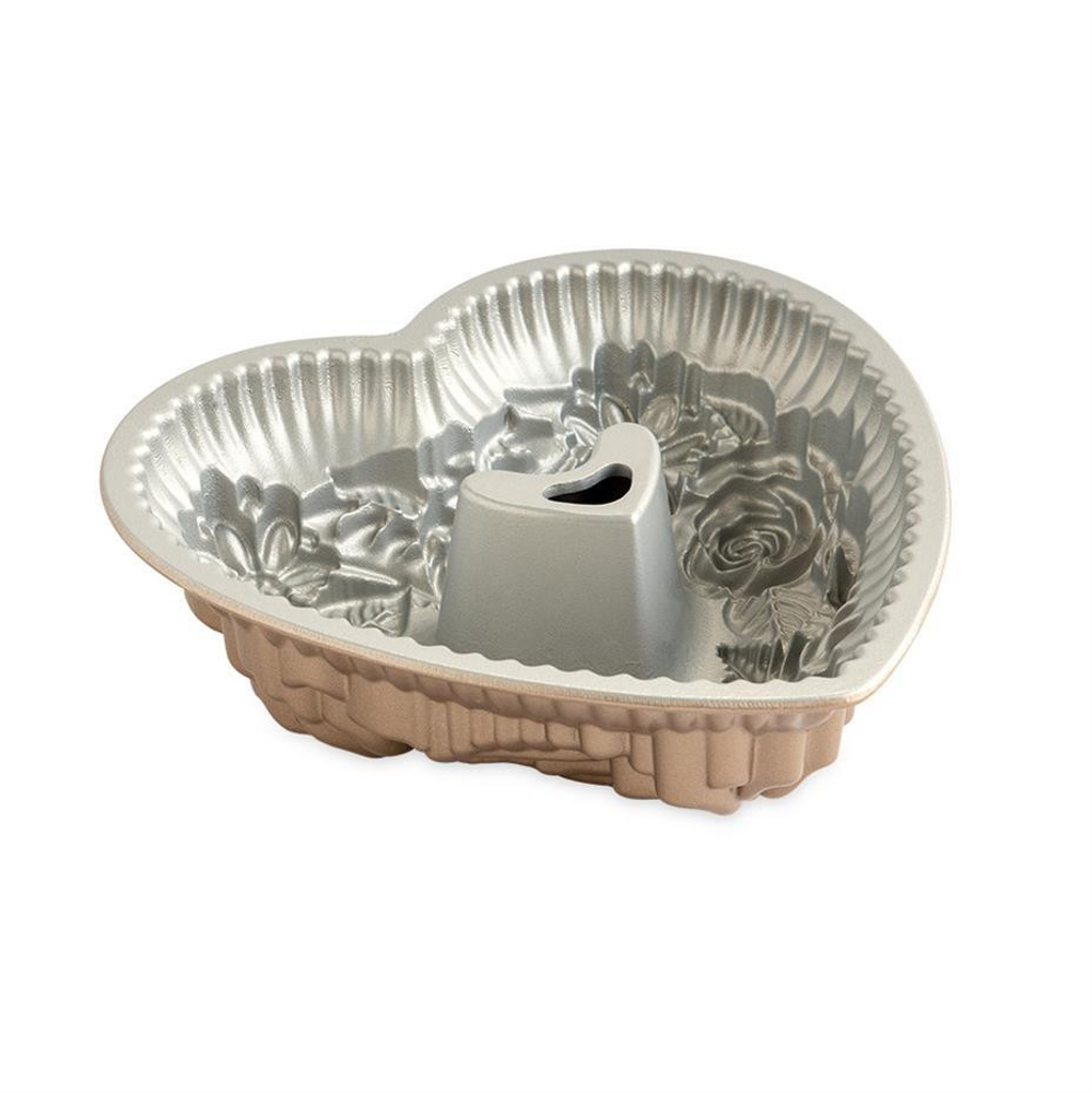 Nordicware Çiçekli Kalp Bundt Kek Kalıbı görseli 2