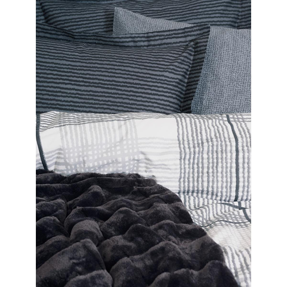 Cotton Box Çift Kişilik Trim Battaniyeli Nevresim Takımı Smooth Siyah görseli 2