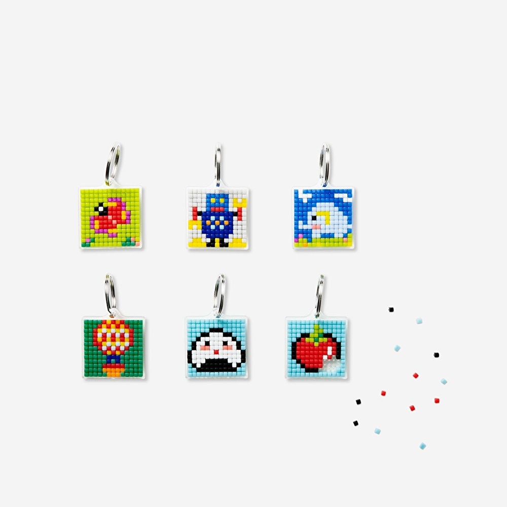 Flying Tiger Copenhagen Kendin Yap Pixel Anahtarlık Seti görseli 2
