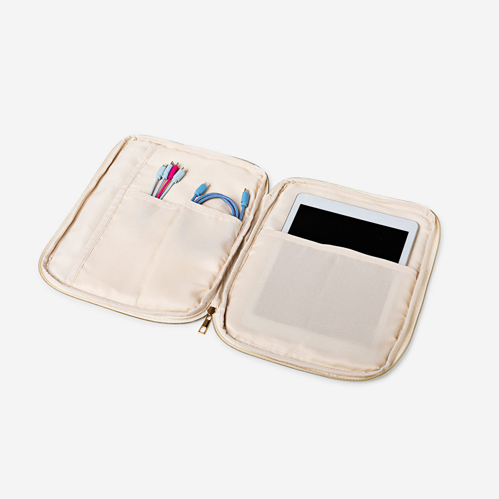 Flying Tiger Copenhagen Mavi Çiçek Desenli Tablet Çantası görseli 2