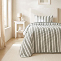 Ocean Home Textile Pamuklu Kapitoneli Haki Renk Çizgi Desen Tek Kişilik Yatak Örtüsü Seti 1 Adet 180 X 230 / 1 Adet 50 X 70 Cm