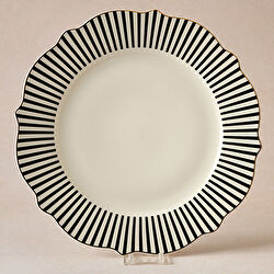 Karaca New Romantic İnce Çizgili Servis Tabağı 27 cm Kırmızı 