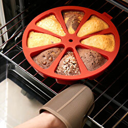 Lekue Üçgen Desenli Silikon Kek Kalibi Kirmizi