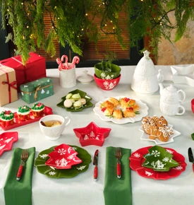 Karaca New Year Yılbaşı Snowy Pasta Tabağı 24 Cm Kırmızı 