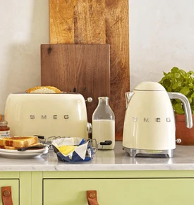 Smeg Kettle Cream Klf03creu