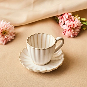Karaca Daisy Kahve Fincanı ve Tabağı 90 ml görseli 6
