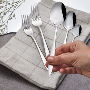 Karaca Elegance Kai 60 Parça 12 Kişilik Çatal Kaşık Seti Platin görseli 2