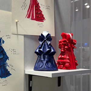 Baci Milano Atelier Carla Siyah Elbise Formunda İçi Cam Difüzör ve Vazo H. 21 cm görseli 2