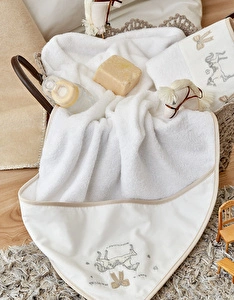 Karaca Home Atlıkarınca Bej Nakışlı Private Set görseli 3