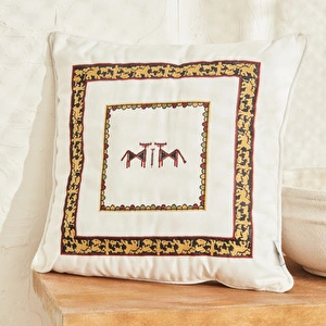 Karaca Home X Arslantepe Ansur Hardal Nakışlı Kırlent 45x45 görseli 1