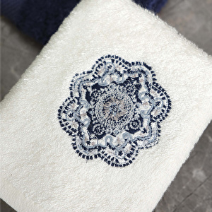 Karaca Home Cleto Off White - İndigo Bambu Pamuk Nakışlı 4'lü Havlu Seti görseli 2