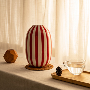 Karaca Home Bevel Dekoratif Vazo Kırmızı 6,8X23,3 Cm görseli 5