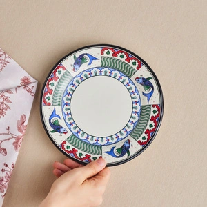Karaca x Ömür Akkor İznik Balık Pasta Tabağı 21 cm görseli 4