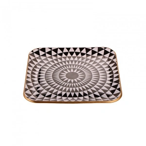 Karaca Black Gold 6lı Kare Cam Pasta Takımı görseli 7