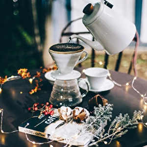 Hario Dripper V60 02 Ceramic Beyaz görseli 4