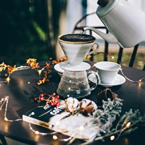 Hario Dripper V60 02 Ceramic Beyaz görseli 5