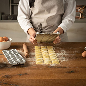 Marcato Ravioli Kalıbı 12 Hazneli 55x55mm görseli 5