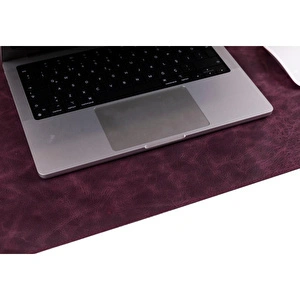 Bloominbag Still & Silent - Scarlet Red Doğal Deri Desk Mat Macbook Altlığı Ve Mousepad görseli 5