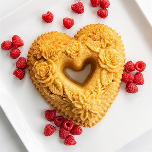 Nordicware Çiçekli Kalp Bundt Kek Kalıbı görseli 5