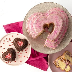 Nordicware 6´lı Mini Kalp Kek Kalıbı Platin görseli 4