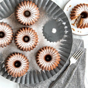 Nordicware 6´lı Mini Brilliance Kek Kalıbı Altın görseli 4