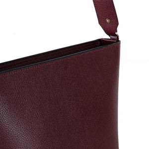 Bloominbag Milano Zip Tote – Oxblood Burgundy Hakiki Deri Askılı Kadın Omuz Çantası görseli 5