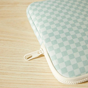 Ocean Home Textile Su İtici Leke Tutmaz Mint Dama Desen Tablet Taşıma Çantası / Kılıfı 27 X 21 X 2 Cm görseli 5