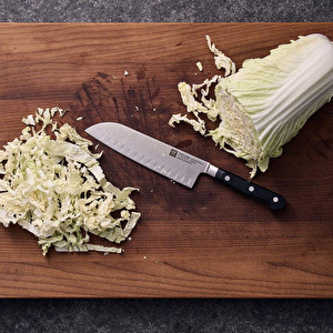 Zwilling Professional S Oluklu Santoku Bıçağı 18 Cm