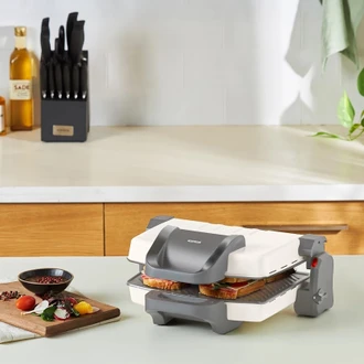 Karaca Swiss 4 Dilim Kapasiteli Izgara ve Tost Makinesi 1800W