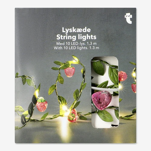 Flying Tiger Copenhagen Kırmızı Çilek Detaylı LED Işık Zinciri