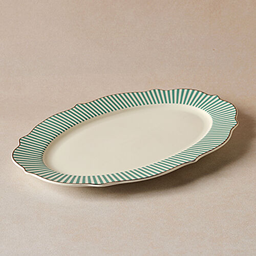 Karaca New Romantic İnce Çizgili Kayık Tabak 36 Cm Yeşil Karaca New Romantic İnce Çizgili Kayık Tabak 36 Cm Yeşil