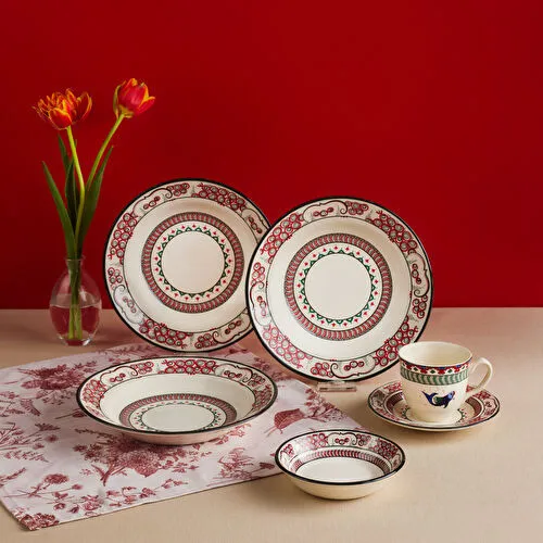 Karaca x Ömür Akkor İznik Lal Çerezlik 14 cm Karaca x Ömür Akkor İznik Lal Çerezlik 14 cm