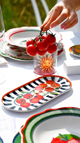 Baci Milano Dolce Vita Tomatos Oval Tepsi 11x24 cm Porselen Baci Milano Dolce Vita Tomatos Oval Tepsi 11x24 cm Porselen