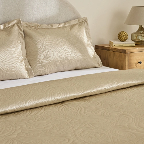 Kaşmir Home Anita Kristal Çift Kişilik Saten Yatak Örtüsü Takımı Gold Kaşmir Home Anita Kristal Çift Kişilik Saten Yatak Örtüsü Takımı Gold