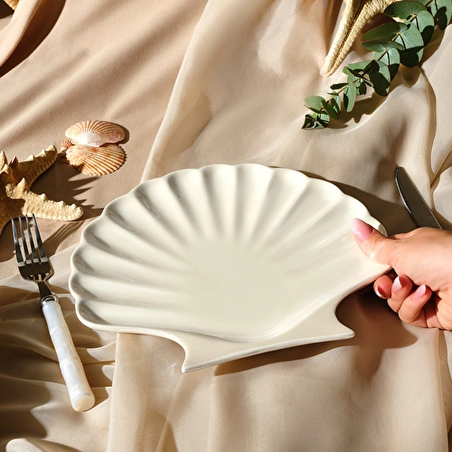 Karaca İstiridye Servis Tabağı 25 cm Karaca İstiridye Servis Tabağı 25 cm