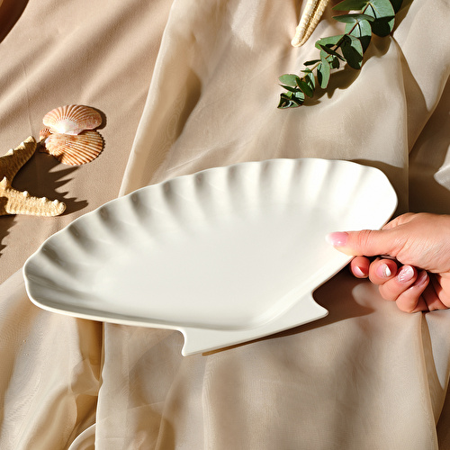 Karaca İstiridye Servis Tabağı 30 cm Karaca İstiridye Servis Tabağı 30 cm