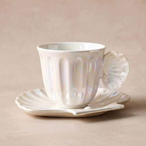 Karaca İstiridye Lüsterli Tabaklı Çay Fincanı 200 ml