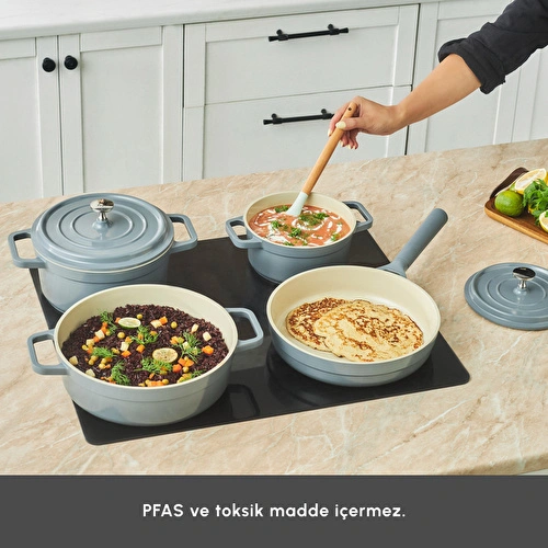 Karaca Swiss Crystal Neocast 7 Parça Döküm Tencere ve Tava Seti Antrasit Karaca Swiss Crystal Neocast 7 Parça Döküm Tencere ve Tava Seti Antrasit